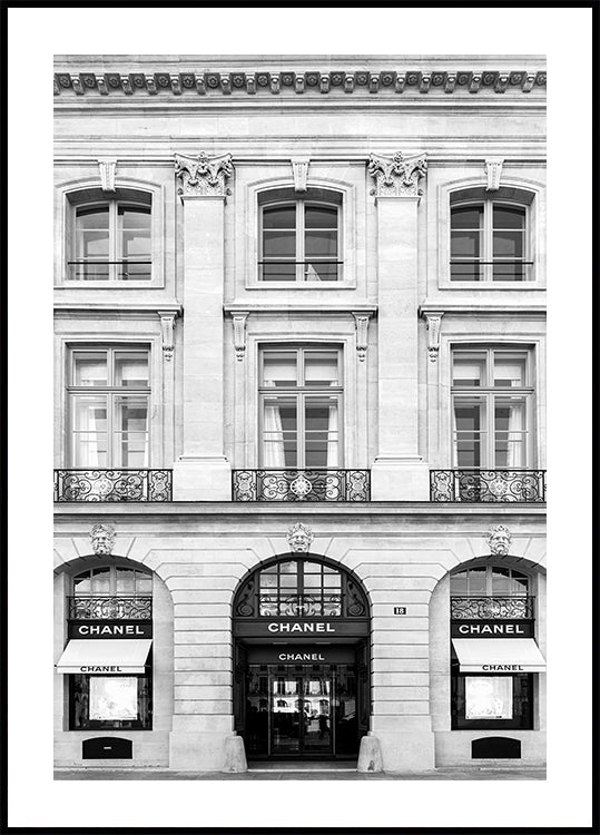 Czarno-biały plakat butiku Chanel Paris