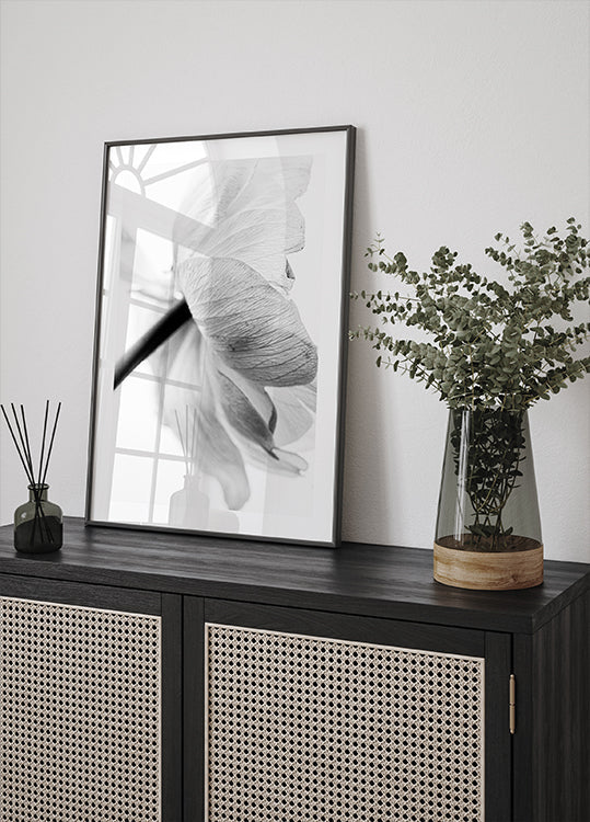 Plakat z kwitnącymi kwiatami