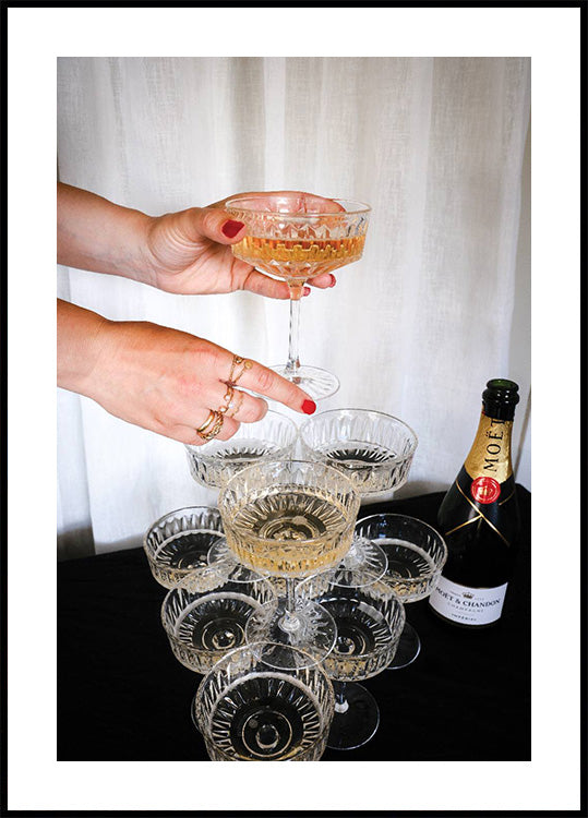 Champagne Glasses Pyramid Print Plakat - Posterbox.dk