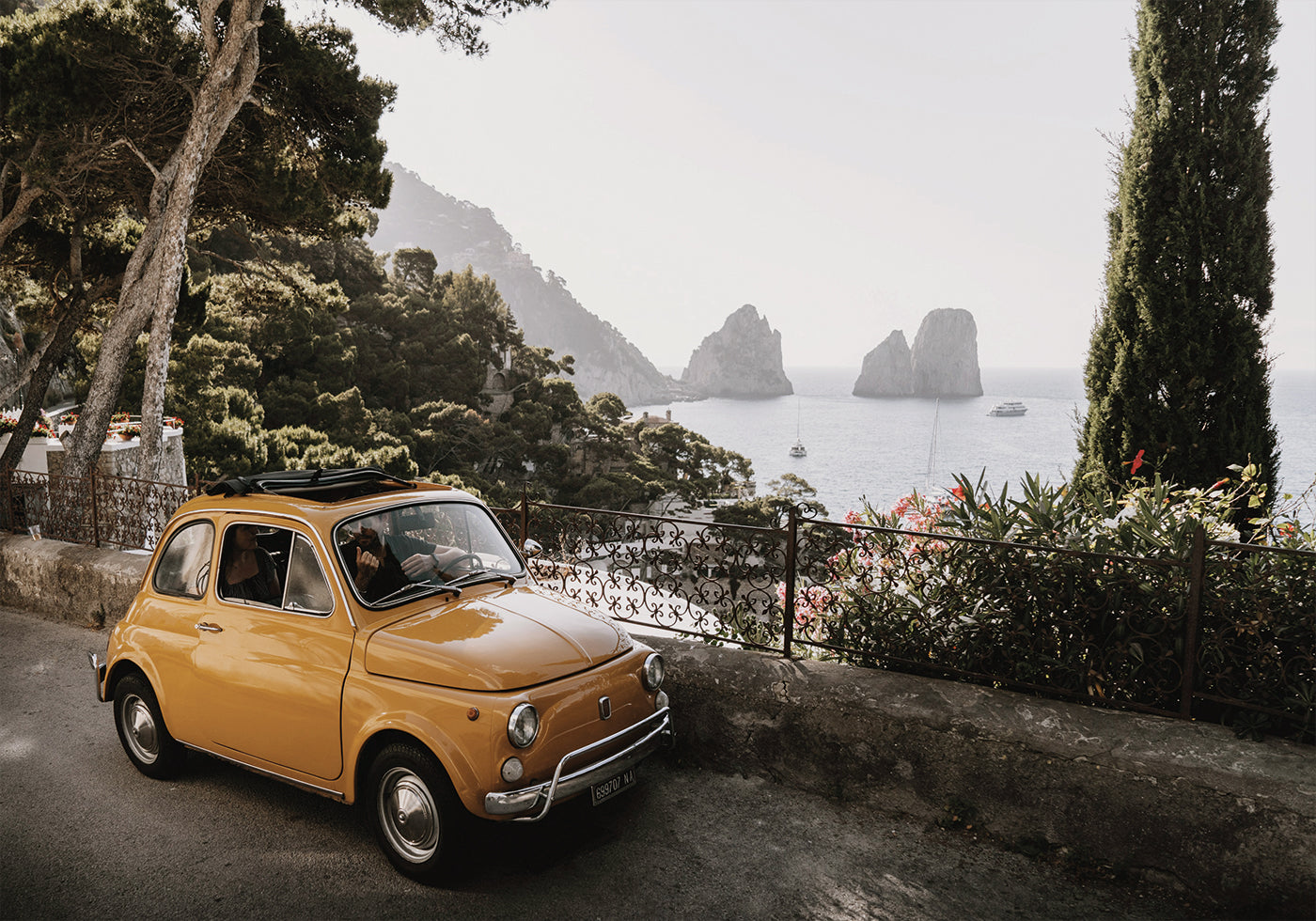 Little Orange Car in Capri Plakat - Posterbox.dk