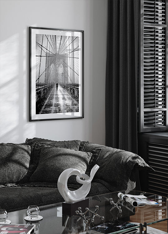 New York Walker in Blizzard - Brooklyn Bridge Plakat - Posterbox