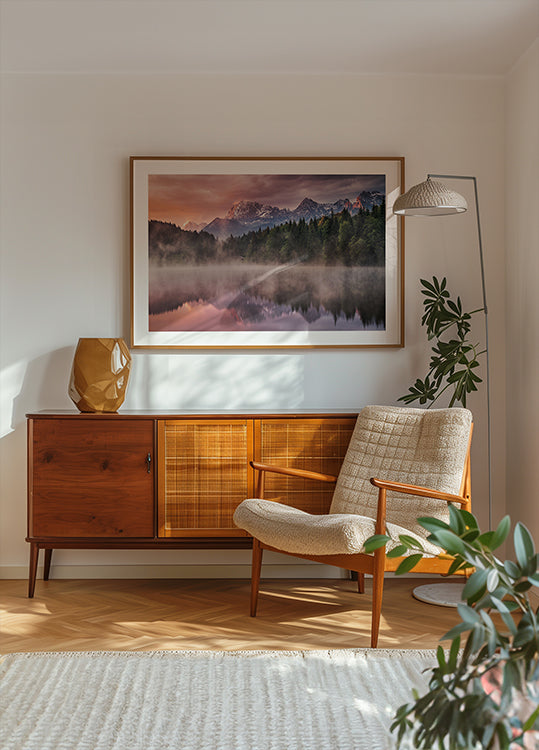 Wschód słońca nad jeziorem