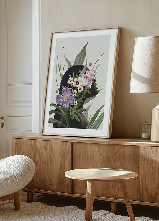 Plakat z fioletowymi kwiatami