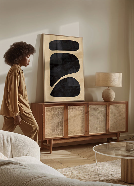 Plakat z minimalnymi czarnymi kształtami