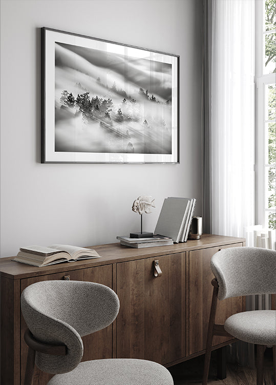 Whispers Through the Mist Plakat