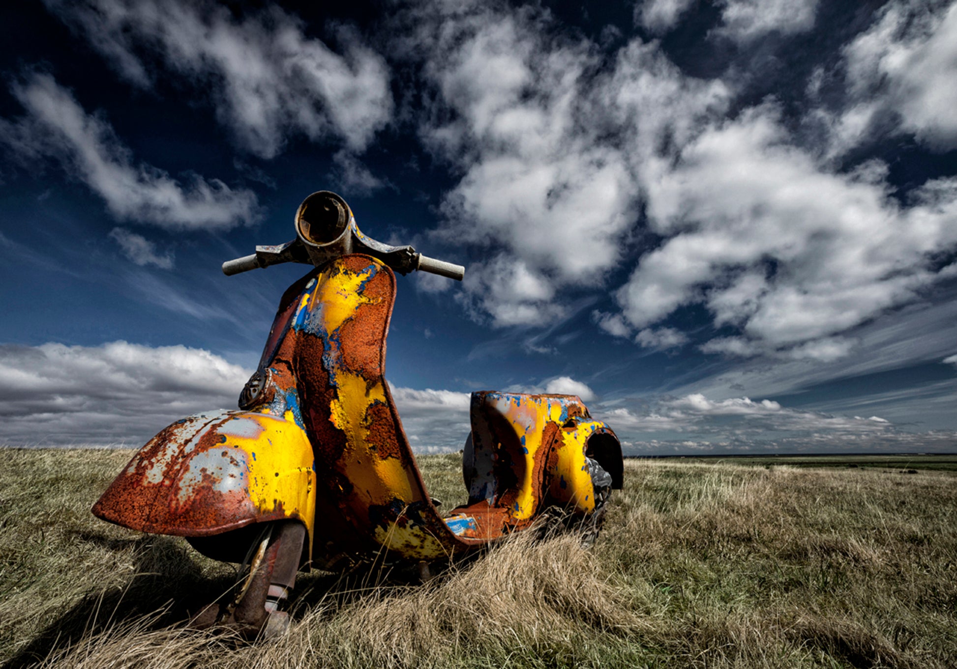 Zardzewiałe pole Vespa