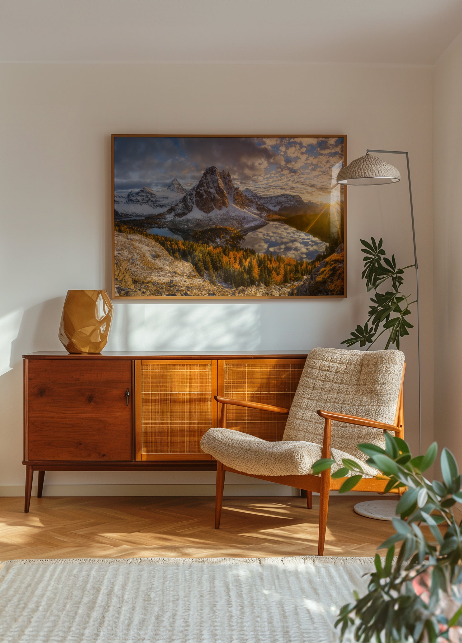 Wschód słońca nad jeziorem Golden Mountain